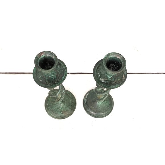 Vintage metal ornate pillar candle holder candlesticks set of 2 - Picture 5 of 6